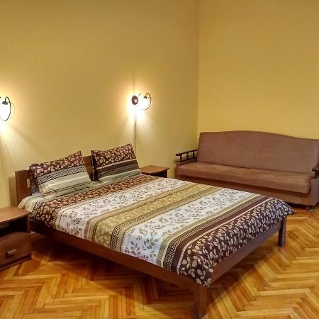 Apartment On Virmens'Ka Street Львов Экстерьер фото
